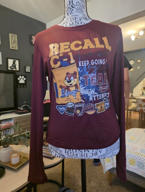 Dazy Tops - Graphic Long-Sleeve Pullover Blouse - Burgundy